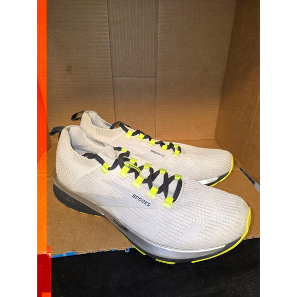 Brooks Other - Men's Brooks Ricochet 2 Running Shoes Size Unknown White/Yellow